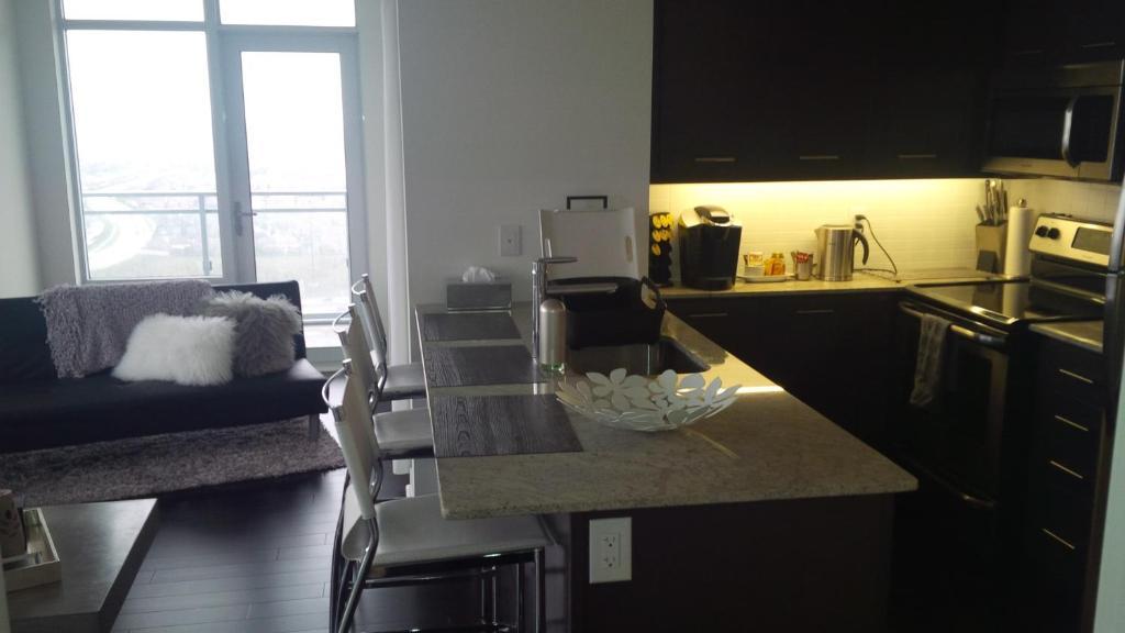 Square One Fully Furnished Suite Mississauga Habitación foto
