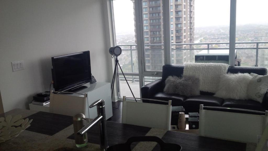 Square One Fully Furnished Suite Mississauga Habitación foto